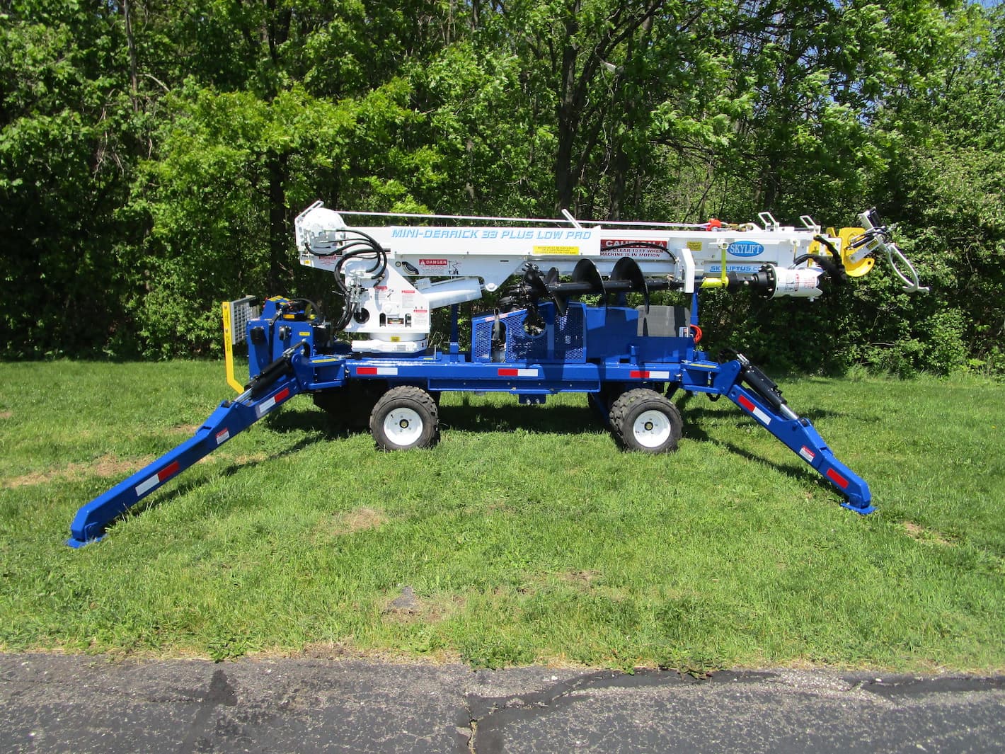 MD 4000 Wheel Driven Digger Derrick Machine | Skylift